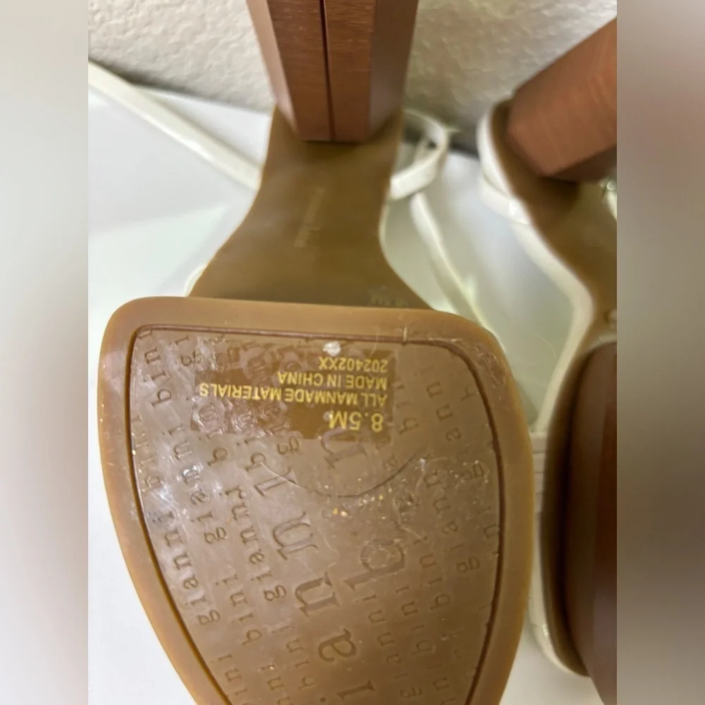 NWT Gianni Bini Cream Patent Parrish Strappy Platform Heeled Sandals 8.5
